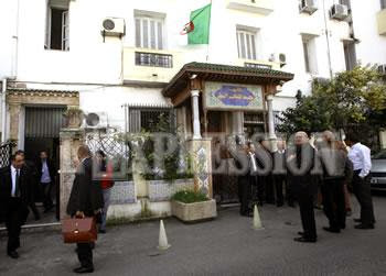 Les partis politiques se préparent à une rentrée sous haute tension : Les derniers jours de l’hibernation