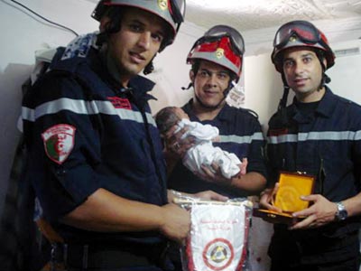 Les « sages-pompiers » de la protection civile Plus de 400 bébés nés dans les bras des agents