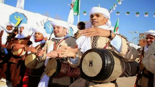 Sidi BelAbbes : Parade des troupes participantes avant l’ouverture du Festival international des danses populaires