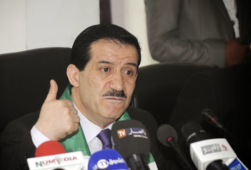 Suite à la campagne médiatique menée contre la compagnie aérienne, Ghoul défend Air Algérie