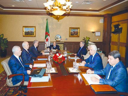 Abdelmalek Sellal et Ahmed Gaïd Salah y ont pris part Sécurité aux frontières : Bouteflika réunit les hauts responsables civils et militaires