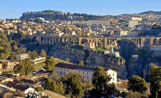 Aménagement et réhabilitation du patrimoine immobilier à Constantine, Des groupements étrangers mis en demeure