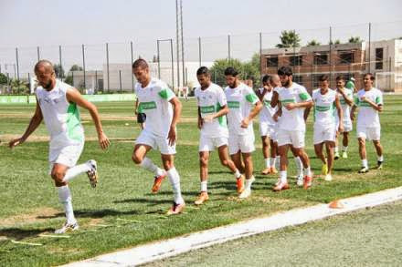 EN : Le staff technique satisfait de la réaction du banc