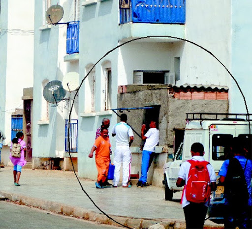 Gdyel: Nouvellement relogés dans la nouvelle cité, ils construisent, déjà, des kiosques à tabac et des extensions, Qui en est responsable ?