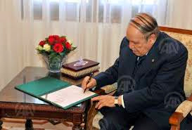 La décision de limoger Belkhadem parue au Journal officiel