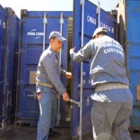 La douane saisit 5 conteneurs de produits pyrotechniques au port d’Alger