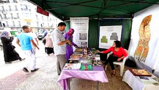 « Le Musée dans la rue » suscite l&rsquo;intérêt des Algérois Papier