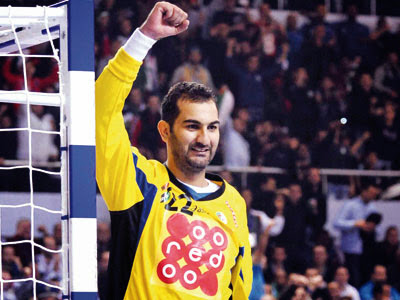 le stage de l’équipe nationale de handball a commencé hier, Slahdji reprend du service