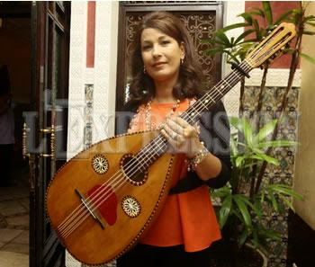 Nassima chabane, interprète de chant et musique andalous, à l’expression : « Je suis un électron libre »