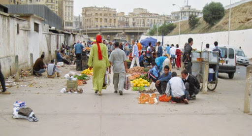 par manque de civisme ou par la faute de mesures repressives : ces marchés qu’on construit et qu’on abandonne