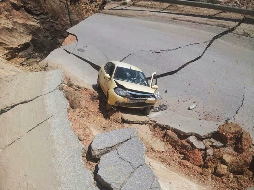 Spectaculaire glissement de terrain à Annaba