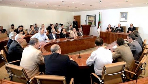 Suite à la réunion de son conseil national : Le syndicat des intendants décide de poursuivre la protestation
