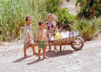 Béjaïa: Les vendeurs d’eau ferment la mairie de Toudja