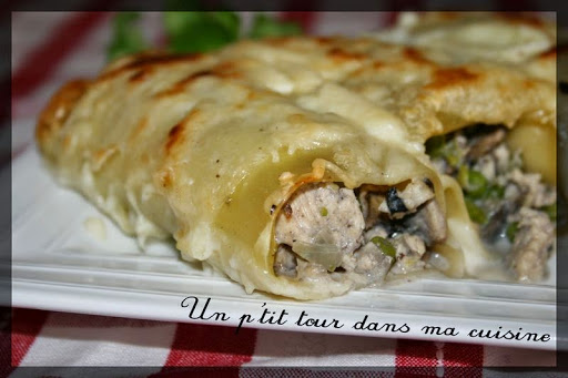 Cannelloni de crêpes au poulet et aux champignons