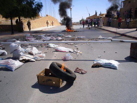 Chlef, La population de Cherraga ferme le CW23