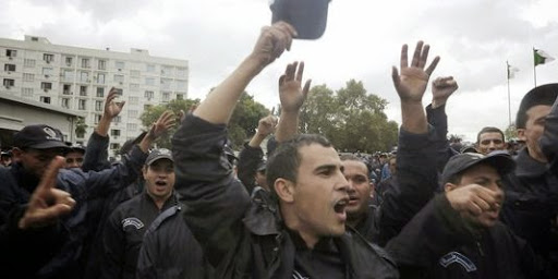 En Algérie, le régime est à bout de souffle