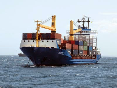 Exportations hors hydrocarbures, Préserver d’abord l’appareil national productif