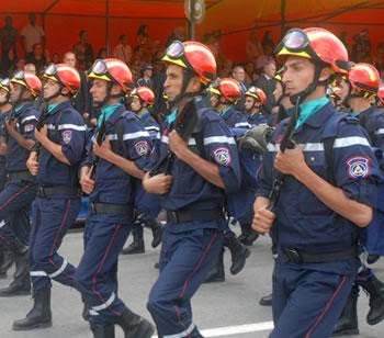 La protection civile gagne avec la police : Les avantages collatéraux d’une protesta