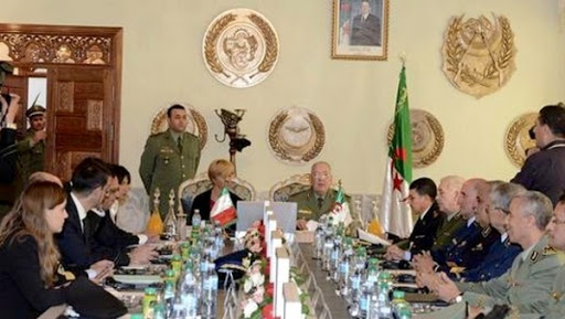 Le général de corps d’armée Gaid Salah s’entretient avec la ministre italienne de la Défense