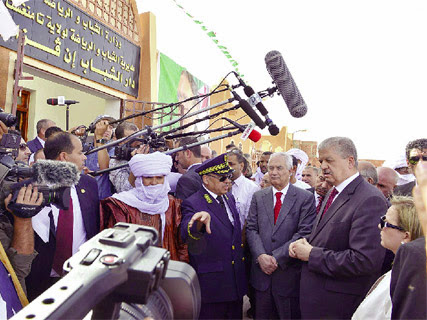 Le premier ministre était hier à in guezzam Sellal : “Il n’y a pas de Daech en Algérie”