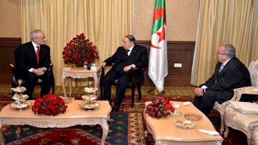 Le président Bouteflika renoue avec les usages protocolaires