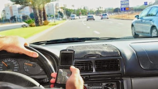 Le téléphone portable à l’origine de 79 accidents de la route en 9 mois (étude)