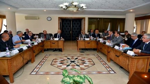 Le wali de Bouira présente un exposé sur le développement et l&rsquo;amélioration du niveau de vie dans sa wilaya