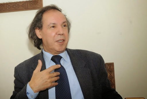 Mokrane Ait Larbi : « l’Armée doit convaincre le président de prendre des mesures urgentes et audacieuses »