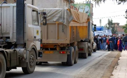 Oran: Les poids lourds omniprésents en dépit de leur interdiction en ville