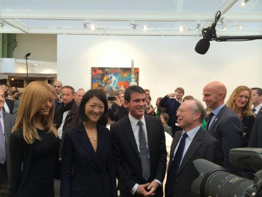 Quand Manuel Valls et Fleur Pellerin posent avec … Zahia