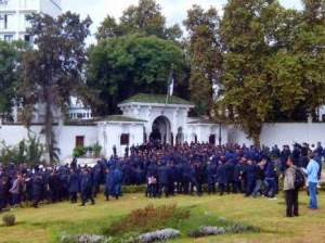 Quelques centaines de policiers veulent faire courber l’échine à l’Etat