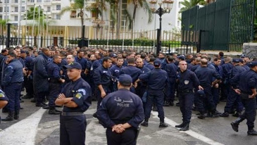 Tayeb Belaïz, Des logements pour acheter le silence des policiers