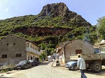 Vente de l’eau de source à toudja : Le maire croise le fer avec les revendeurs