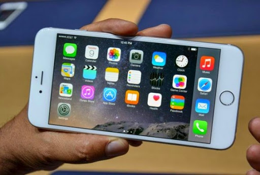 Avec la sortie de iPhone 6 Plus Les phablets entrent en concurrence