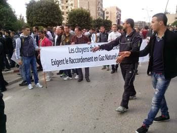 BÉJAÏA, Ath Waghlis et Ath Mansour marchent pour le gaz de ville