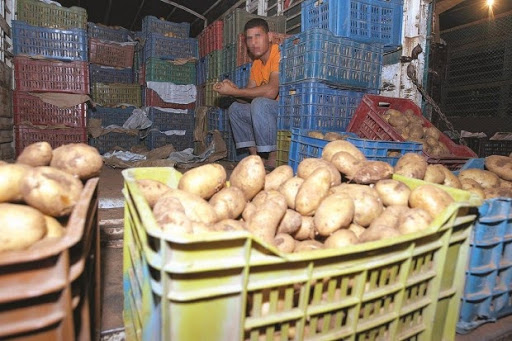 Devant l’incapacité des pouvoirs publics à réguler le marché, Des marchés dédiés à la pomme de terre