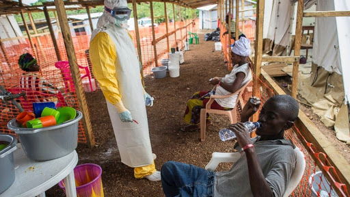Ebola : près de 7.000 personnes sont mortes du virus selon l’OMS