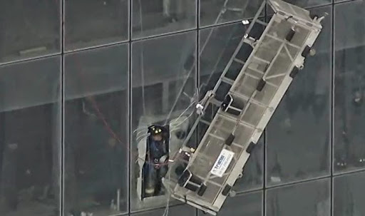 Etats-Unis : deux laveurs de vitres échappent à une chute du 69e étage