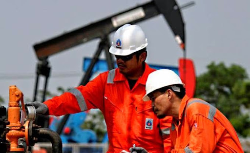 Le pétrole monte un peu dans un marché qui scrute l&rsquo;Opep