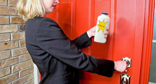 ORAN : Des jeunes filles utilisées pour promouvoir des produits de nettoyage dangereux