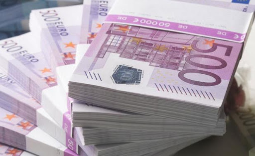 Plus de 240.000 euros saisis à un poste frontière