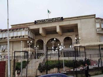 Protestation à tizi ouzou : Le siège de la wilaya bloqué