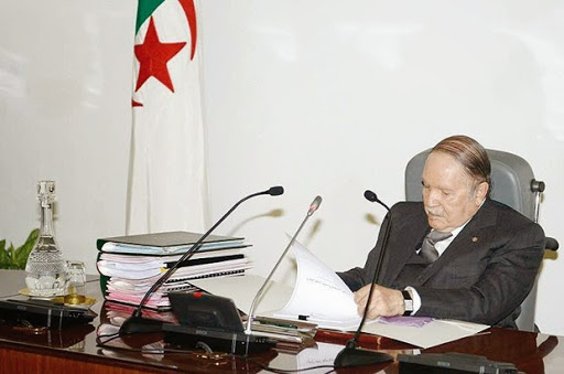 Alors que Bouteflika confirme qu’il mettra en œuvre son projet de révision de la constitution  Amendements inconnus, voie incertaine