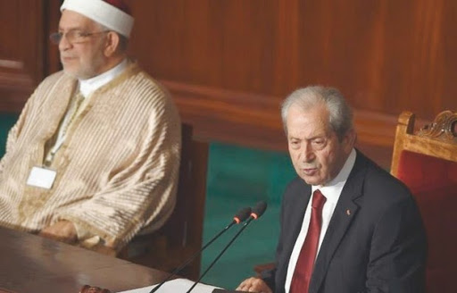 Alors que la vigilance est à son maximum à la frontière avec la Libye,  La Tunisie s’active à mettre en place ses institutions