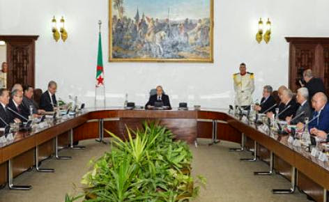 Bouteflika : « L’Algérie traversera sans difficultés majeure les perturbations du marché international des hydrocarbures »