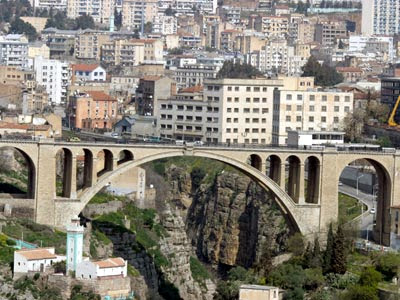 « Constantine, capitale de la culture arabe » Réhabilitation de la rue Abane-Ramdane, Le chantier avance bien