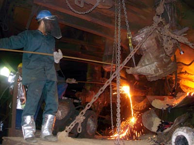 Crise pétrolière, naissance de la première voiture algérienne, reprise du complexe d’El Hadjar, exploitation du gaz de schiste, Les faits économiques saillants en 2014