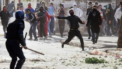 Des centaines de jeunes manifestent contre la « Hogra » à Hassi Messaoud