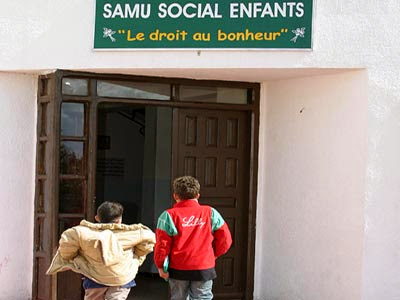 Enfants privés de famille, Des lois pour une meilleure prise en charge