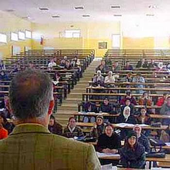 Enseignant et professeur de l’université, Pas de retraite à 60 ans